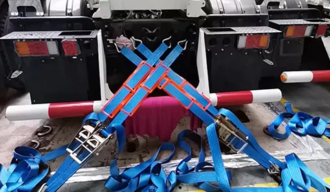 Zhongyi innoveert met een platte hijsband van 1,2 meter breed en een capaciteit van 200 ton voor zwaar hijswerk